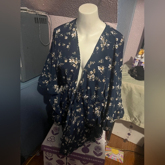 Flowered Flowy Kimono Style Robe - Picture 1 of 4